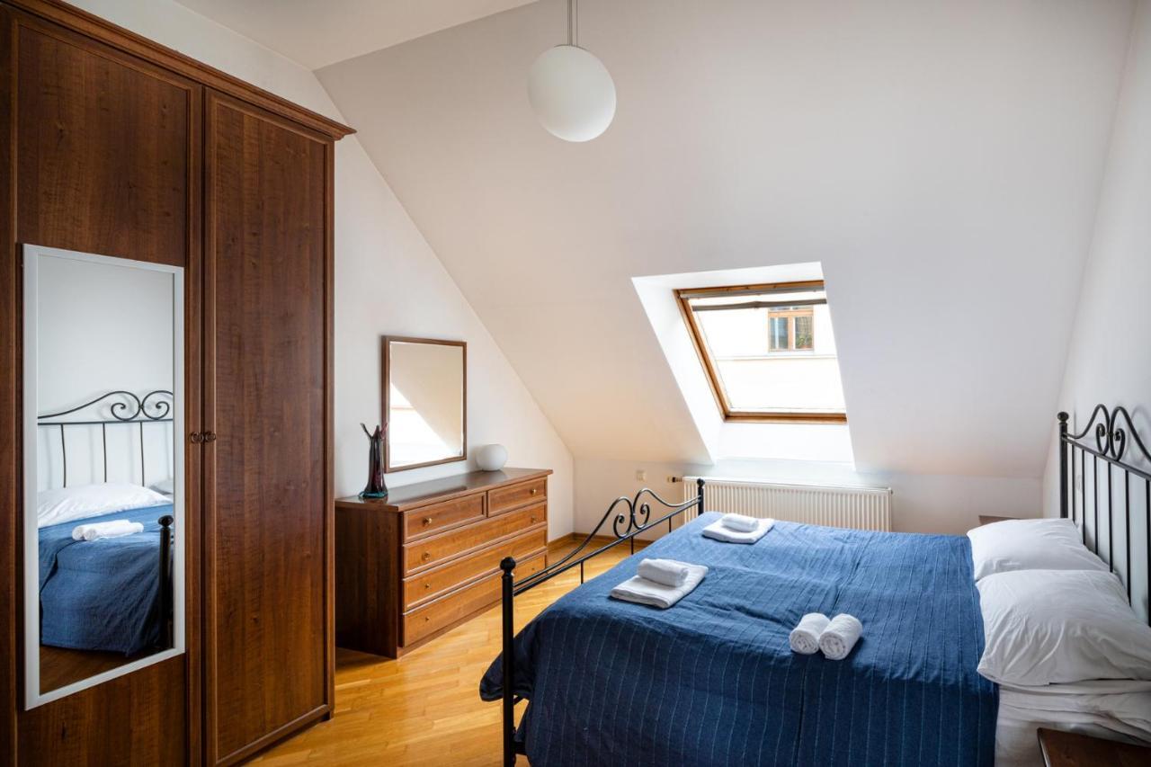 Old Two Floor Palasta Loft With River View Dzīvoklis Riga